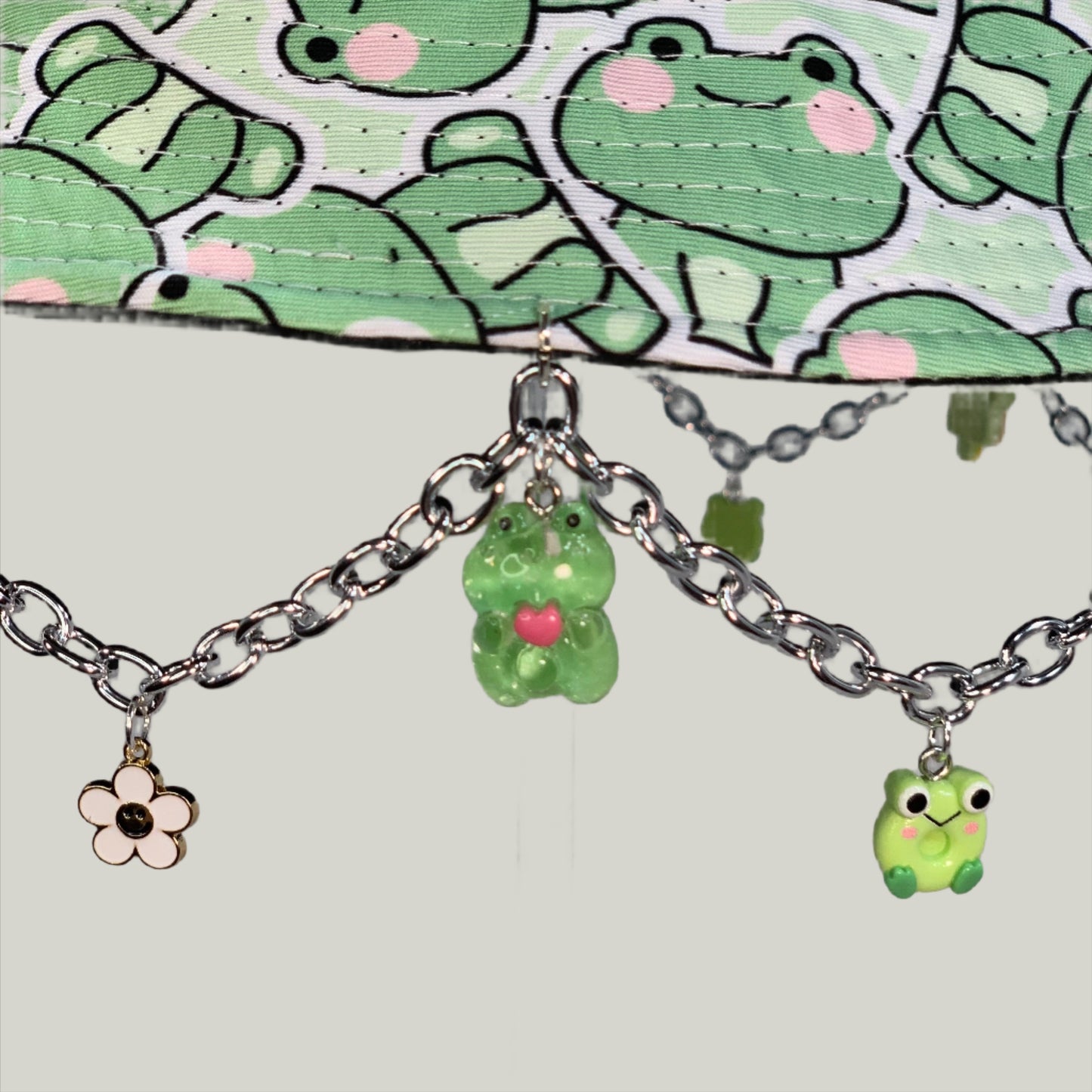 I Leaping Love Frogs! Kawaii Frog Charms and Chain Bucket Hat