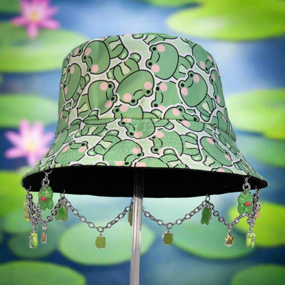 I Leaping Love Frogs! Kawaii Frog Charms and Chain Bucket Hat