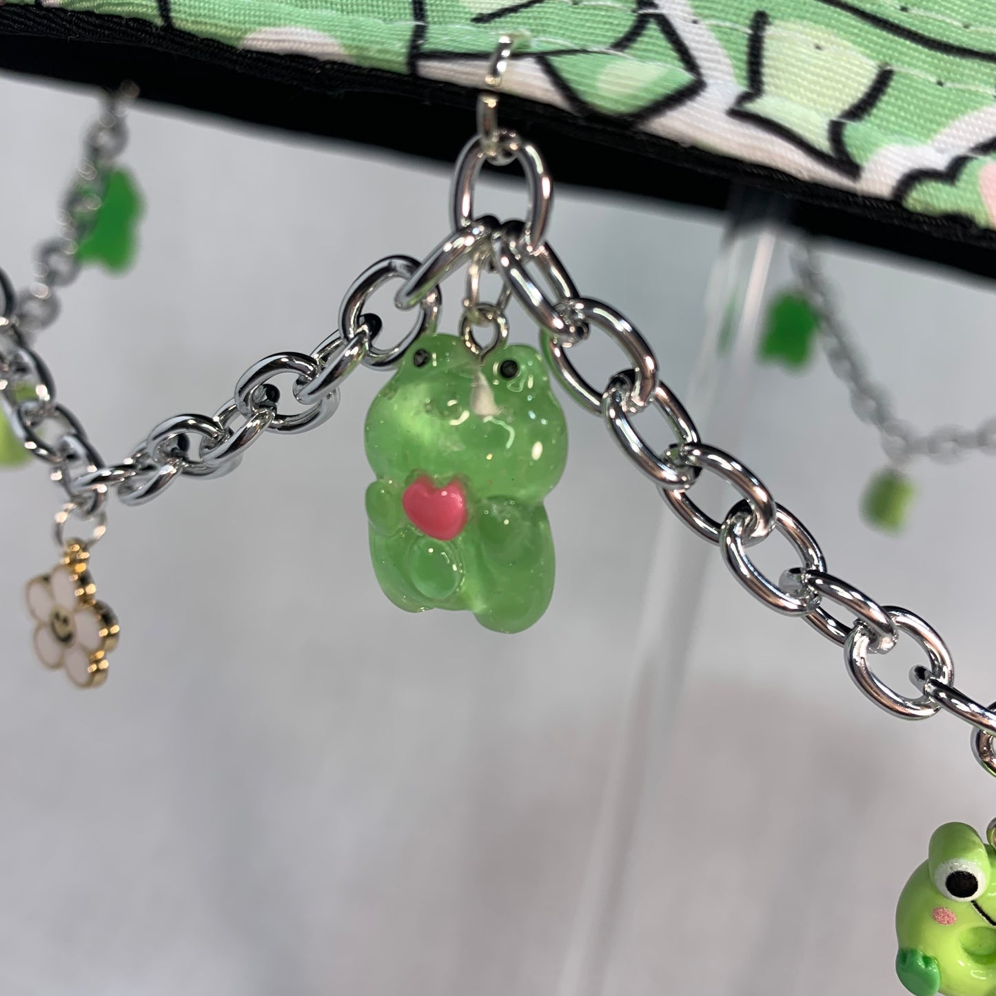 I Leaping Love Frogs! Kawaii Frog Charms and Chain Bucket Hat